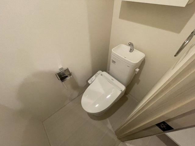 リトルロックスのトイレ|別号室参考写真です。