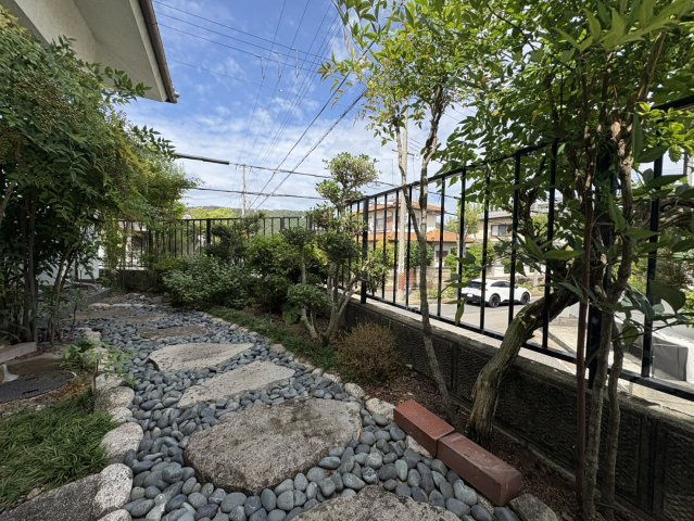 神戸市北区唐櫃台4丁目戸建の庭