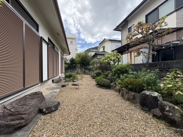 神戸市北区唐櫃台4丁目戸建の庭