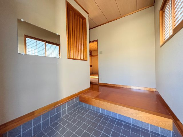 神戸市北区唐櫃台4丁目戸建の玄関