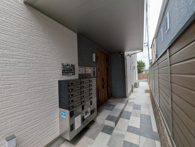 ラモーナ豊南町南のエントランス