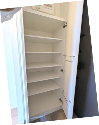 DUO FLATS浅草蔵前の玄関|傘フック付収納豊富なトールタイプのシューズBOXです