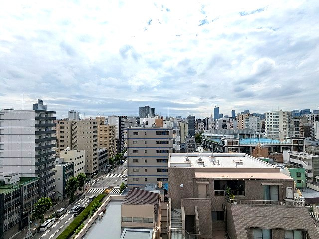 DUO FLATS浅草蔵前の設備|12F、南向き、上層階は隣の建物がなく日当たり眺望良好です