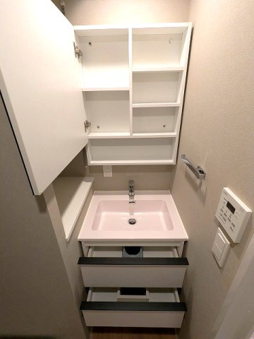 DUO FLATS浅草蔵前の設備|トイレと独立した洗面室