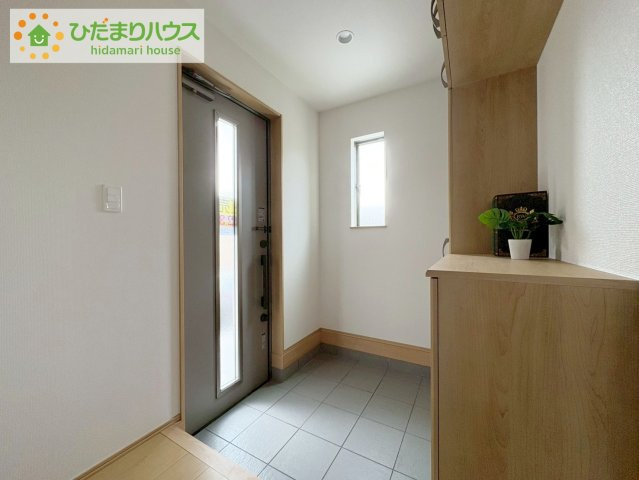 ひたちなか市津田　新築戸建の玄関|使い勝手の良い大きなシューズボックス☆乱雑になりがちな玄関をスッキリ見せてくれます！