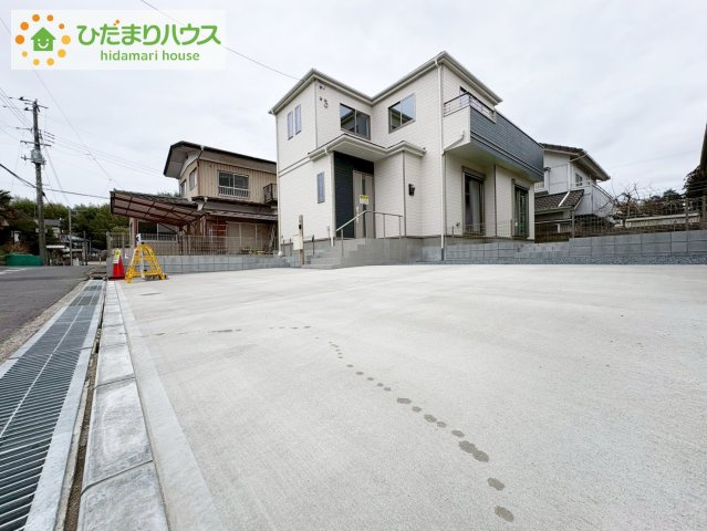 ひたちなか市津田　新築戸建の駐車場|ご家族でお車に乗る方に！駐車場2台分あります！