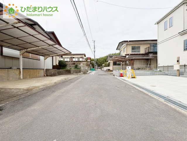 ひたちなか市津田　新築戸建の前面道路含む現地写真|商業施設至近で、お買い物に便利な立地です( *´艸｀)