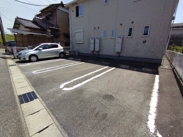 サン・ローレルの駐車場