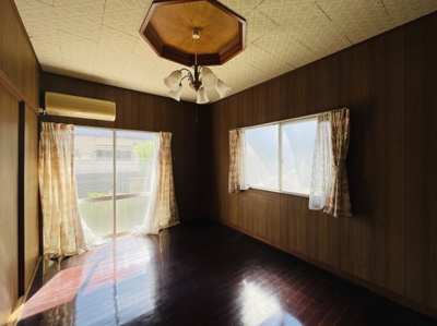 【洋室】 | たつの市揖西町小神/中古戸建 | 使い勝手のいい洋室です