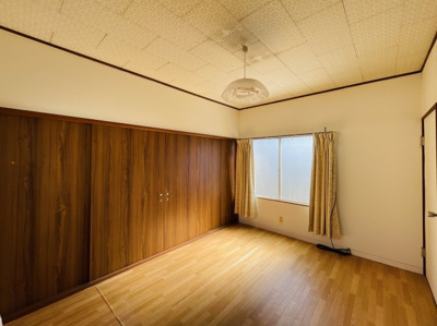 【洋室】 | たつの市揖西町小神/中古戸建 | ゆったりした洋室です