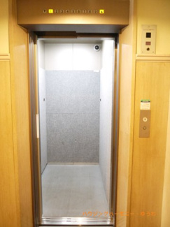 【その他共用部分】 | エレベーター完備のため荷物が多くなっても安心。