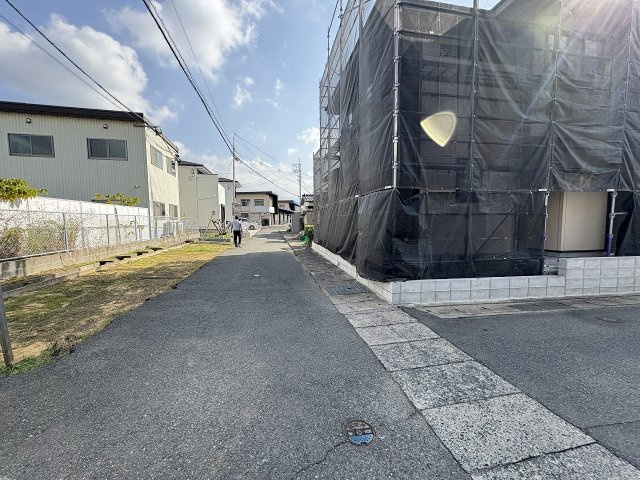 【その他】 | 糟屋郡須恵町旅石25期　1号棟（全1棟）【仲介手数料無料・0円】 | 現地写真。前面道路です。