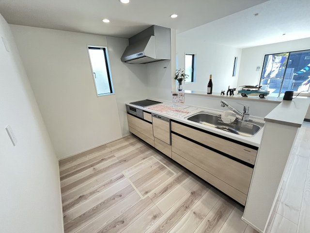 【キッチン】 | 糟屋郡須恵町旅石25期　1号棟（全1棟）【仲介手数料無料・0円】 | 施工例。施工例は完成時と異なる場合があります。