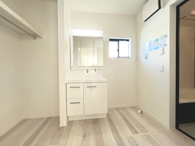 【洗面所】 | 糟屋郡須恵町旅石25期　1号棟（全1棟）【仲介手数料無料・0円】 | 施工例。施工例は完成時と異なる場合があります。