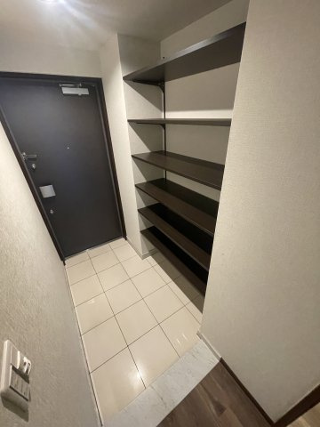 ソルシェール須磨北の玄関