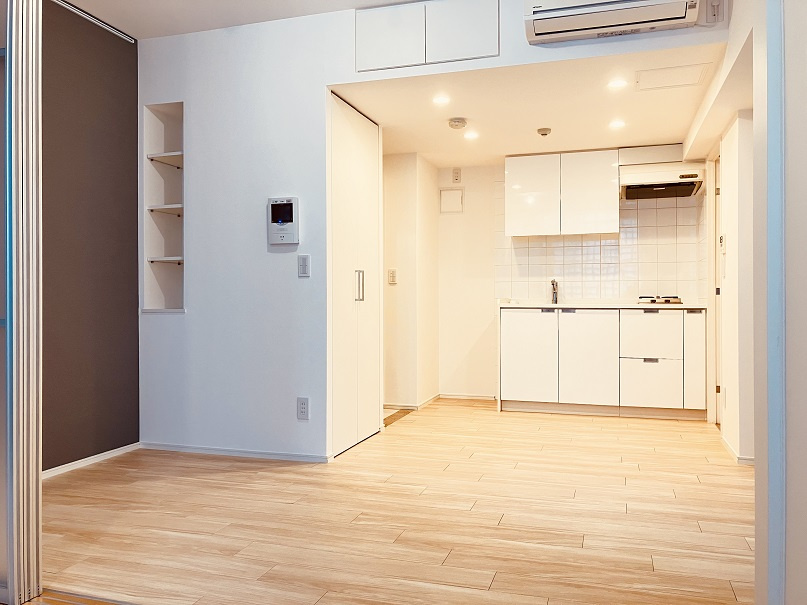 プライムアーバン四谷外苑東の居間・リビング|※603号室　内装リニューアル後撮影