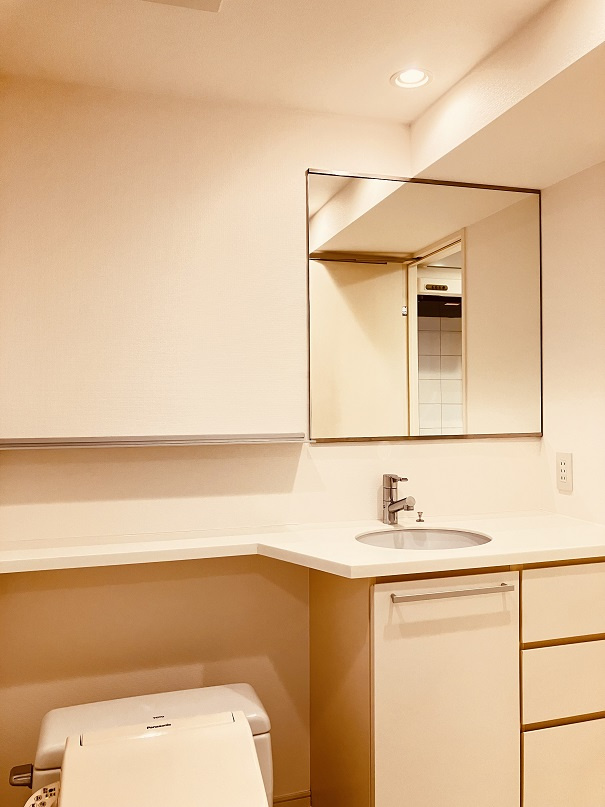 プライムアーバン四谷外苑東の独立洗面台|※603号室　クリーニング後撮影