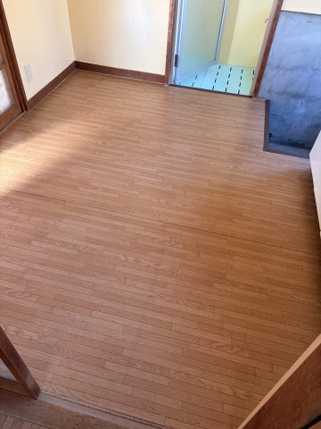 ㈱坂本煉瓦工場貸家の居間・リビング|DKです。