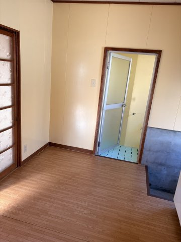 ㈱坂本煉瓦工場貸家の居間・リビング