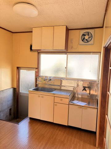 ㈱坂本煉瓦工場貸家のキッチン|使いやすいキッチンです