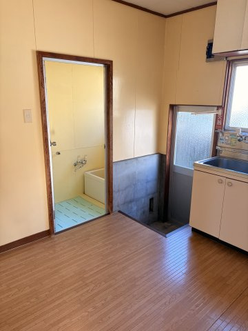 ㈱坂本煉瓦工場貸家の居間・リビング|ゆったり過ごせる居間です