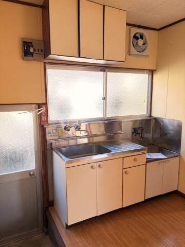 ㈱坂本煉瓦工場貸家のキッチン|キッチンです