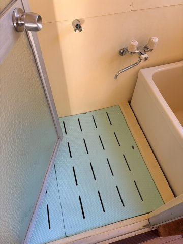 ㈱坂本煉瓦工場貸家の浴室|お風呂です