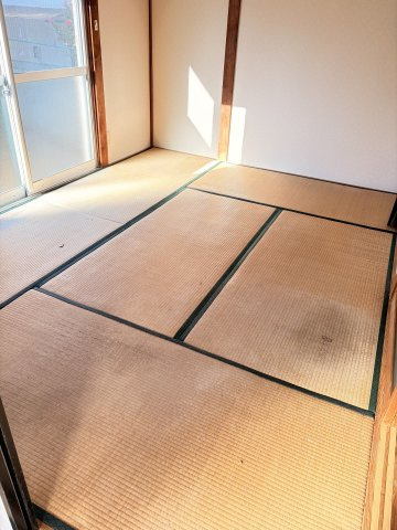 ㈱坂本煉瓦工場貸家の和室|※畳は表替えが入ります。