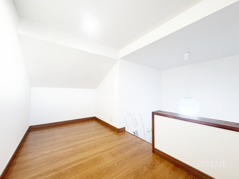 ロイヤル中十条Ⅱのその他|ロフトにコンセント、照明ついています☆