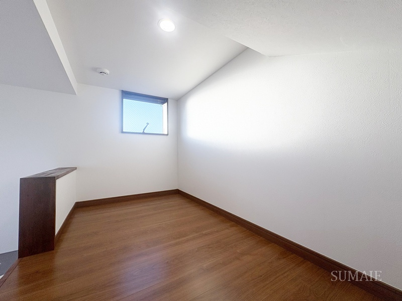 ロイヤル中十条Ⅱのその他|ロフトに窓あります☆