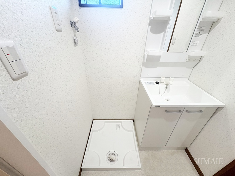 ロイヤル中十条Ⅱの設備|室内洗濯機置き場です☆