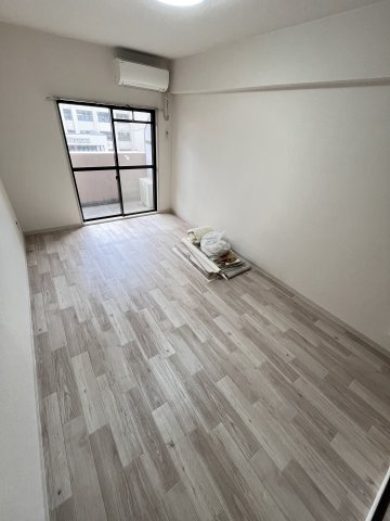 大阪市都島区都島北通２丁目の賃貸マンションの居間・リビング