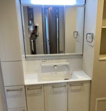 【独立洗面台】 | ライオンズプラザ両国緑 | 独立洗面台あり、毎朝おしゃれに忙しい女性の方におすすめです