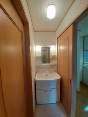 【洗面所】 | グラースアンジュⅡ | 忙しい朝には欠かせない洗面所です