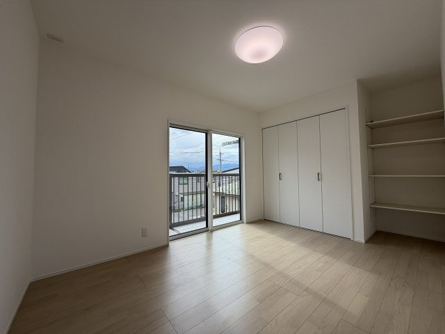 松本市並柳四丁目　中古住宅の洋室