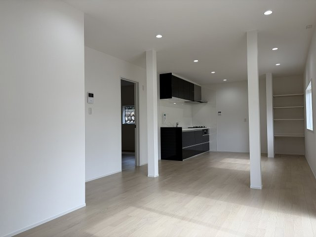 松本市並柳四丁目　中古住宅の居間・リビング