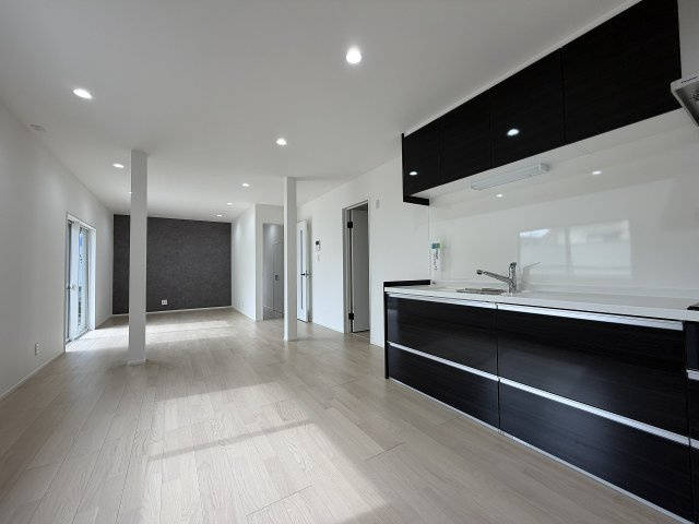 松本市並柳四丁目　中古住宅の居間・リビング