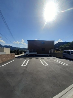 【駐車場】 | カピリナ | 車をお持ちの方に嬉しい駐車場付きの物件です