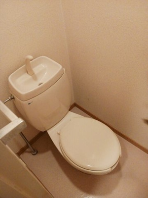 【トイレ】 | メゾンハッピーⅠ | 落ち着いた色調のトイレです