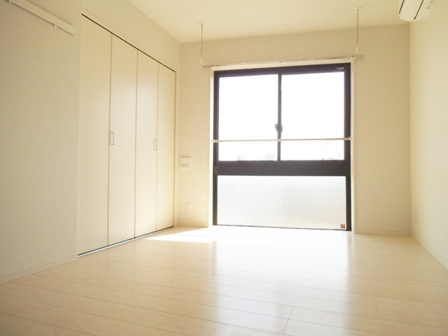 ＣＯＣＯＣＵＢＥＡＫＡＢＡＮＥの寝室|日当たりの良い寝室です！