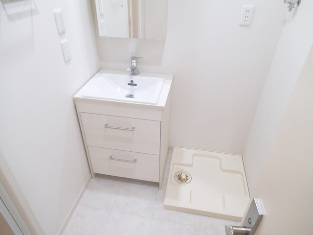 ＣＯＣＯＣＵＢＥＡＫＡＢＡＮＥの洗面所|独立洗面台もあります♪