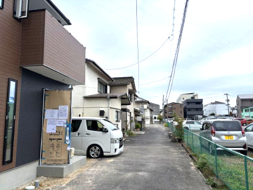 安芸区船越南4丁目の前面道路含む現地写真|閑静な住宅地です。