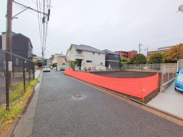 練馬区関町南1丁目 全2区画 1号地の前面道路含む現地写真