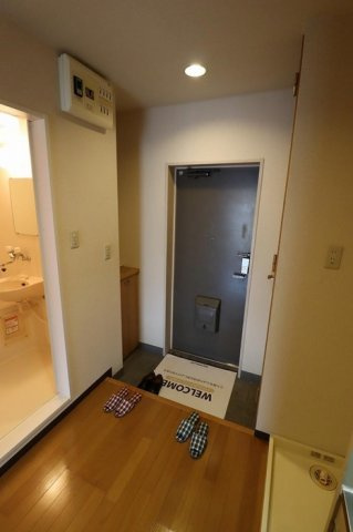 アクシス東小金井の玄関