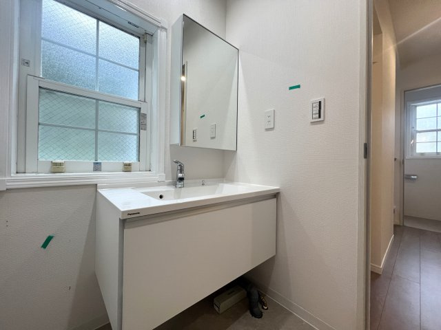 eyeにもniceなGreen's  house◎保土ヶ谷区常盤台中古戸建の独立洗面台|朝の身支度には欠かせない独立洗面化粧台