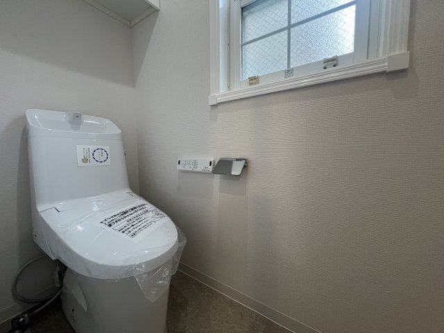 eyeにもniceなGreen's  house◎保土ヶ谷区常盤台中古戸建のトイレ|落ち着いた色調のトイレです