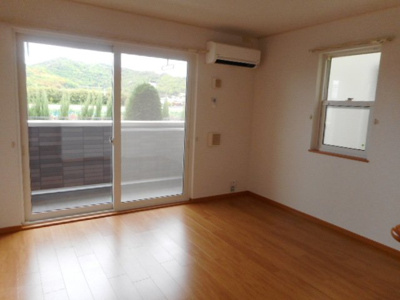 【居間・リビング】 | ヴァンクール貴志川Ⅱ | おしゃれな居間です