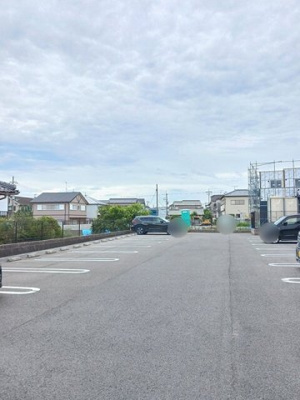 【駐車場】 | ベル・カーサ | 車をお持ちの方に嬉しい駐車場付きの物件です