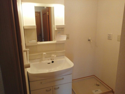 【洗面所】 | アスタ－ラビスタⅠ | スペースが確保できる洗面所です