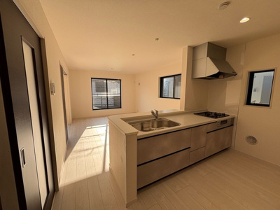 【内観：施工例】 | リーブルガーデン高石市取石３丁目 | 同シリーズ